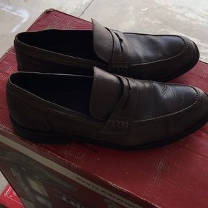 Men’s size 13 Aston grey dress shoe